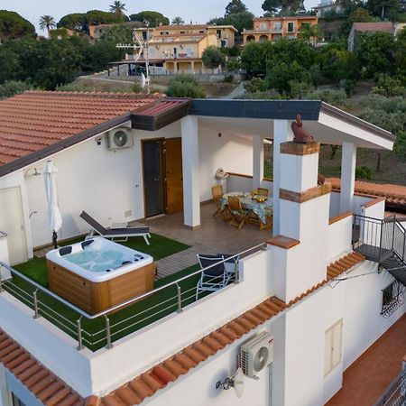 Loft Incantevole Con Idromassaggio Esterno Privato Patti Exteriör bild