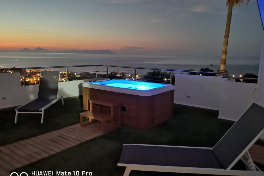 Loft Incantevole Con Idromassaggio Esterno Privato Patti Exteriör bild